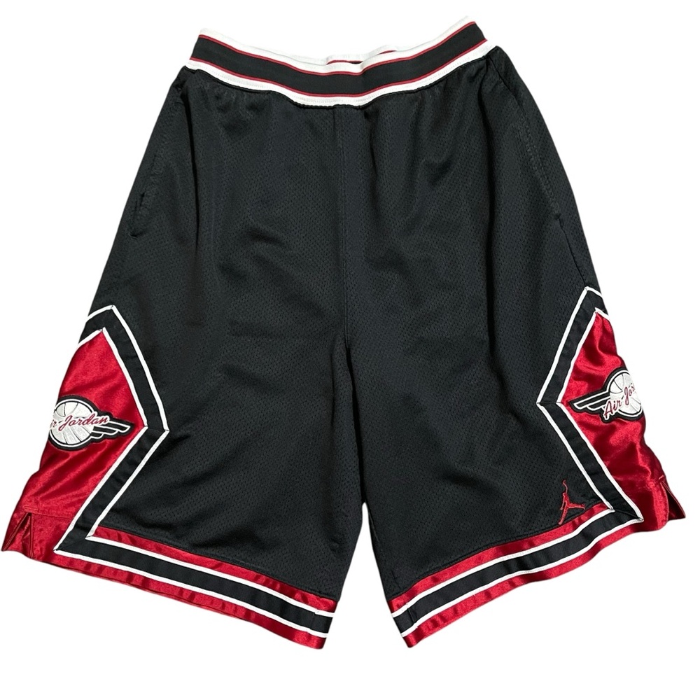 VINTAGE 90’s Nike Air Jordan Wings Mesh Basketball Shorts Size M
